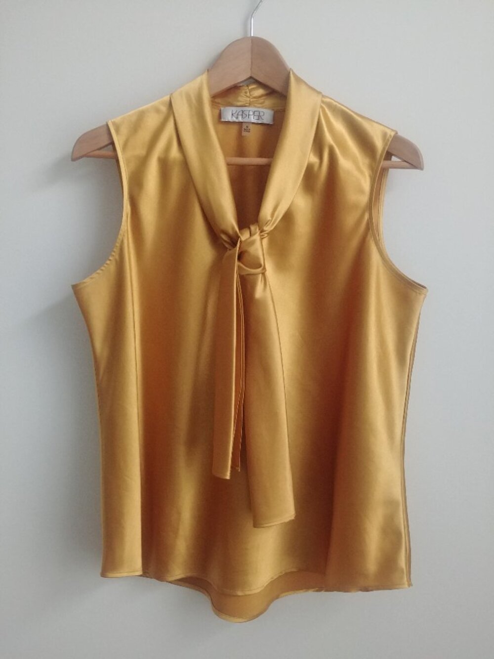 Kasper Medium dark mustard gold sleeveless satin blouse top pussybow neck tie